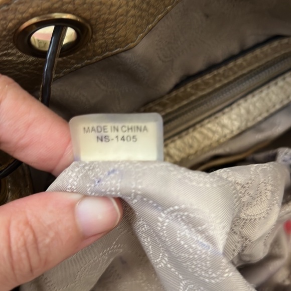 Michael Kors Leather Bucket Shoulder Bag Gold - Picture 5 of 16